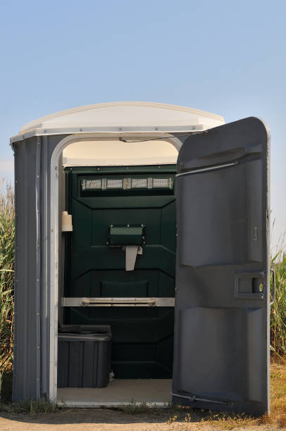 Porta potty delivery and setup in Monticello, MN